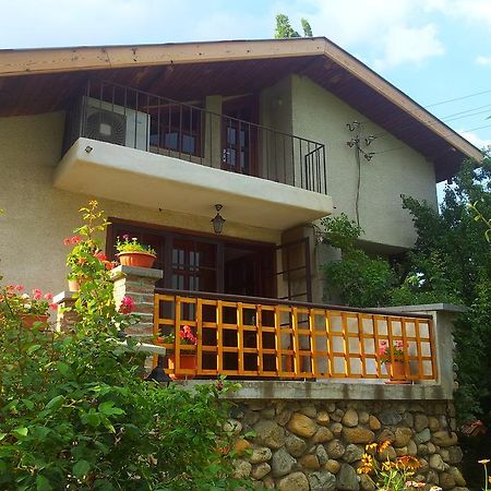 Къща За Гости Каза Роза - Swiss Style Chalet Casa Rosa Guest House Kyustendil Quarto foto
