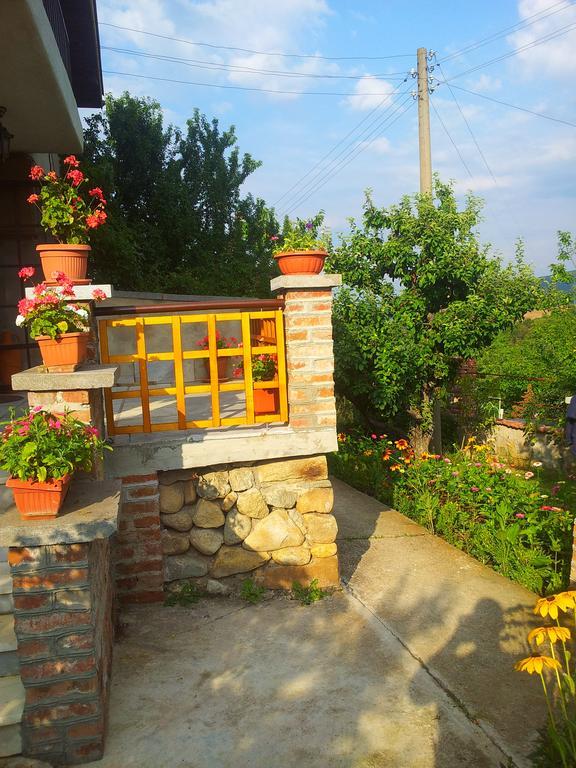 Къща За Гости Каза Роза - Swiss Style Chalet Casa Rosa Guest House Kyustendil Quarto foto