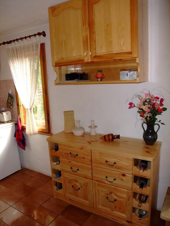 Къща За Гости Каза Роза - Swiss Style Chalet Casa Rosa Guest House Kyustendil Quarto foto